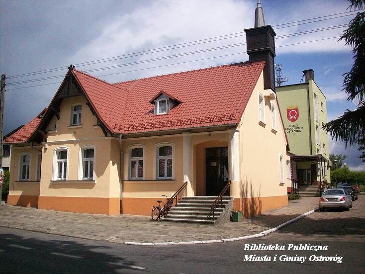 - zd_0002.jpg Zdjęcie przedstawia budynek biblioteki publicznej w Ostrorogu